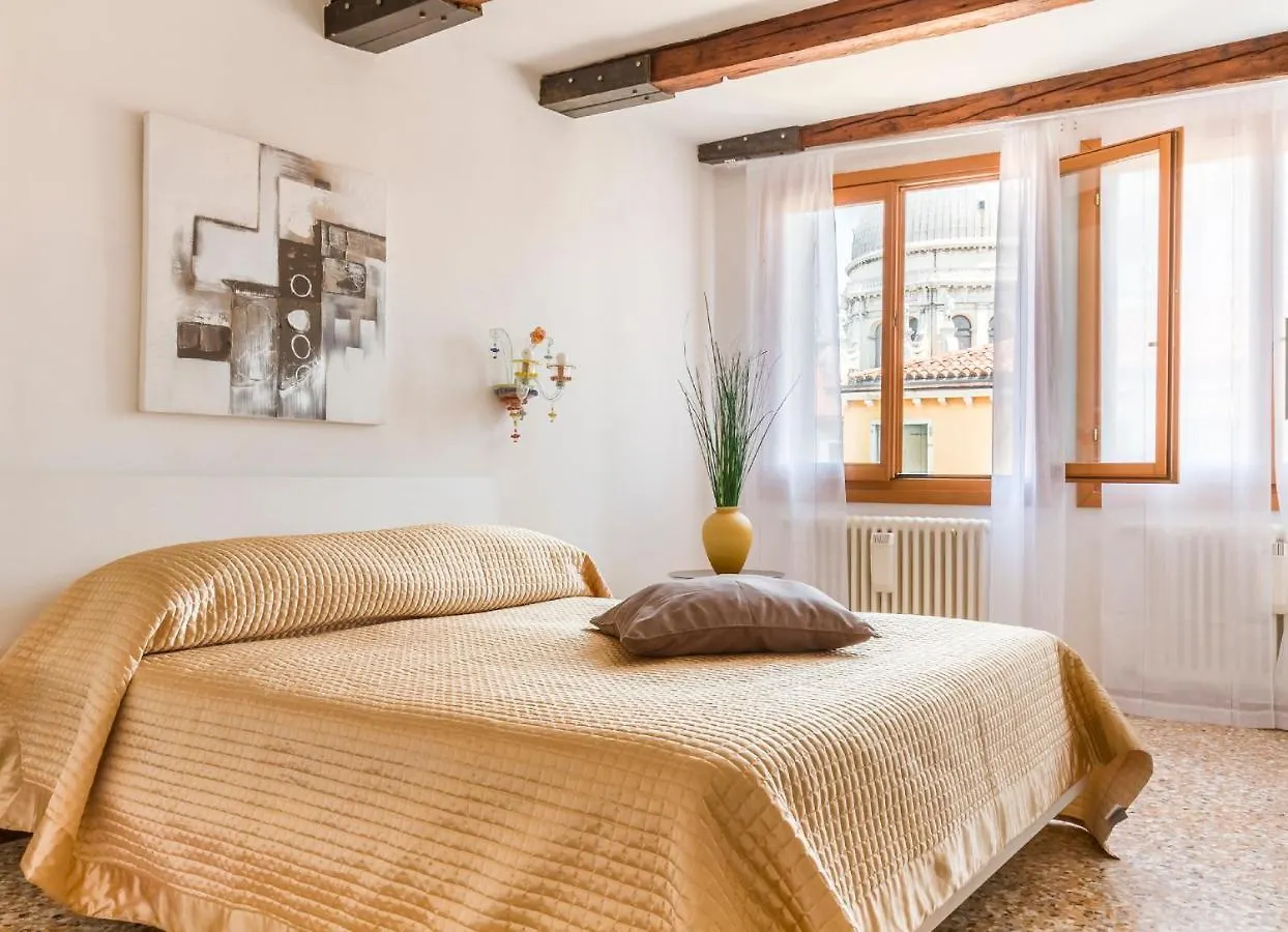 Dorsoduro Charme Apartments By Wonderful Italy Венеция