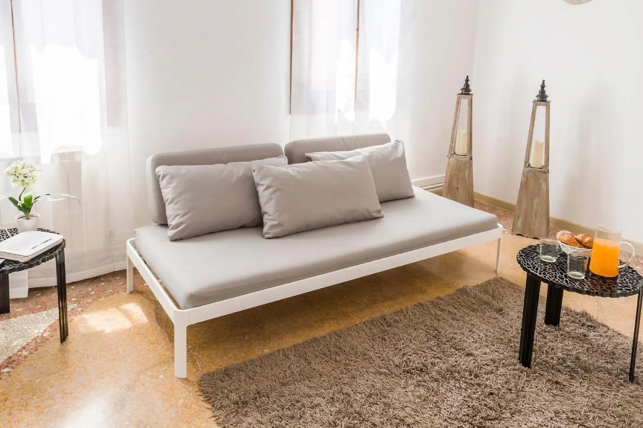 Dorsoduro Charme Apartments By Wonderful Italy Венеция