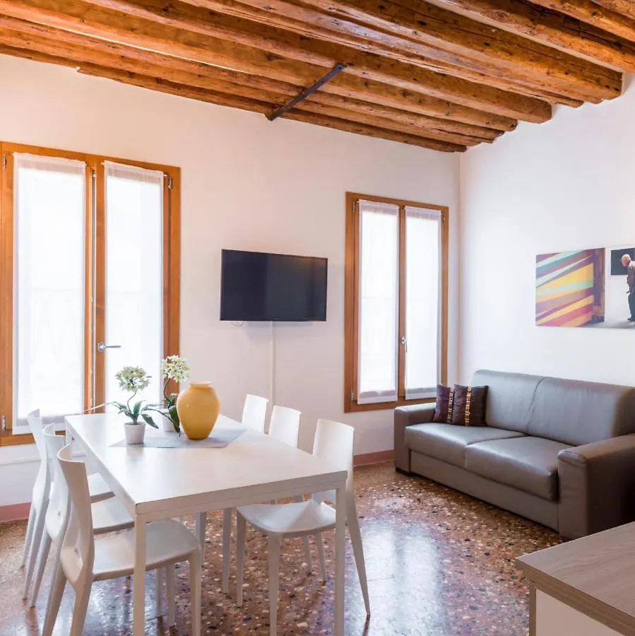 Dorsoduro Charme Apartments By Wonderful Italy Венеция